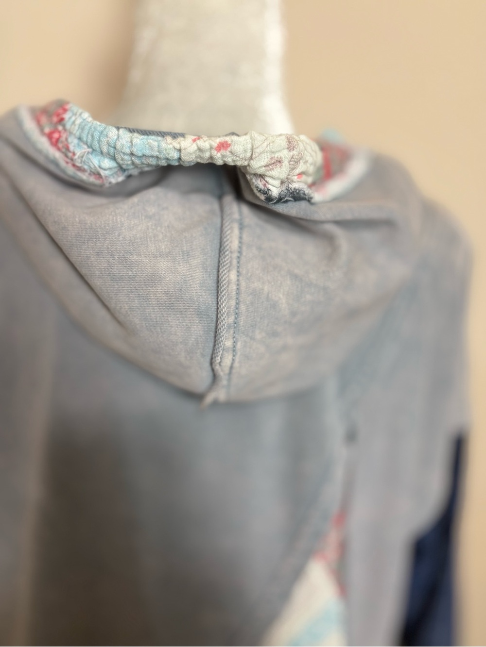 gimmicks by BKE Patchwork Gray Hoodie with Multicolor Accents Size Medium - Picture 9 of 13